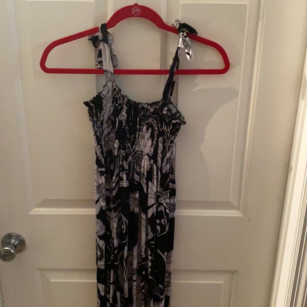 Dress - Picture 2 of 2